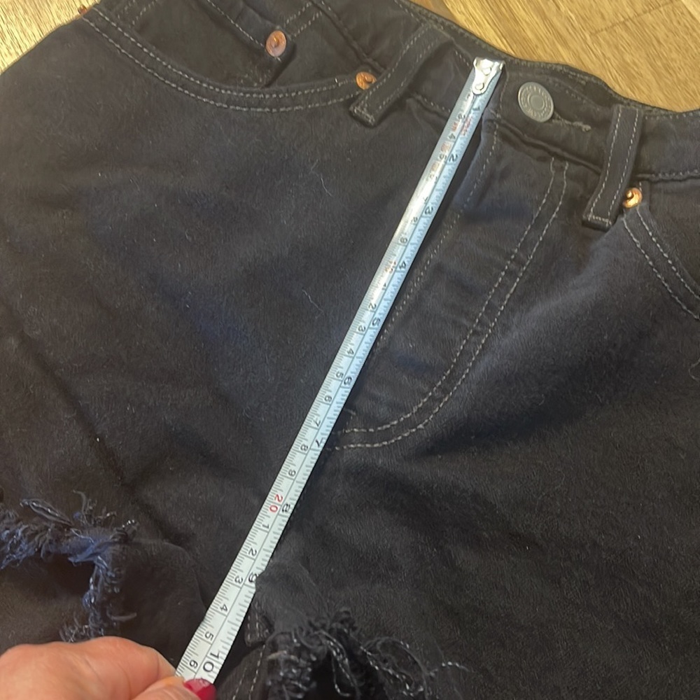LEVIS 501 jean shorts - Picture 9 of 9